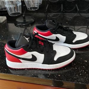 Jordan 1 Black Toes Low 2019 size 6Y